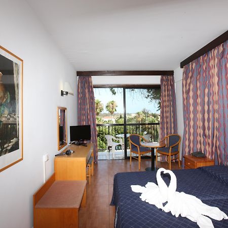 Veronica Hotel Paphos Exterior photo