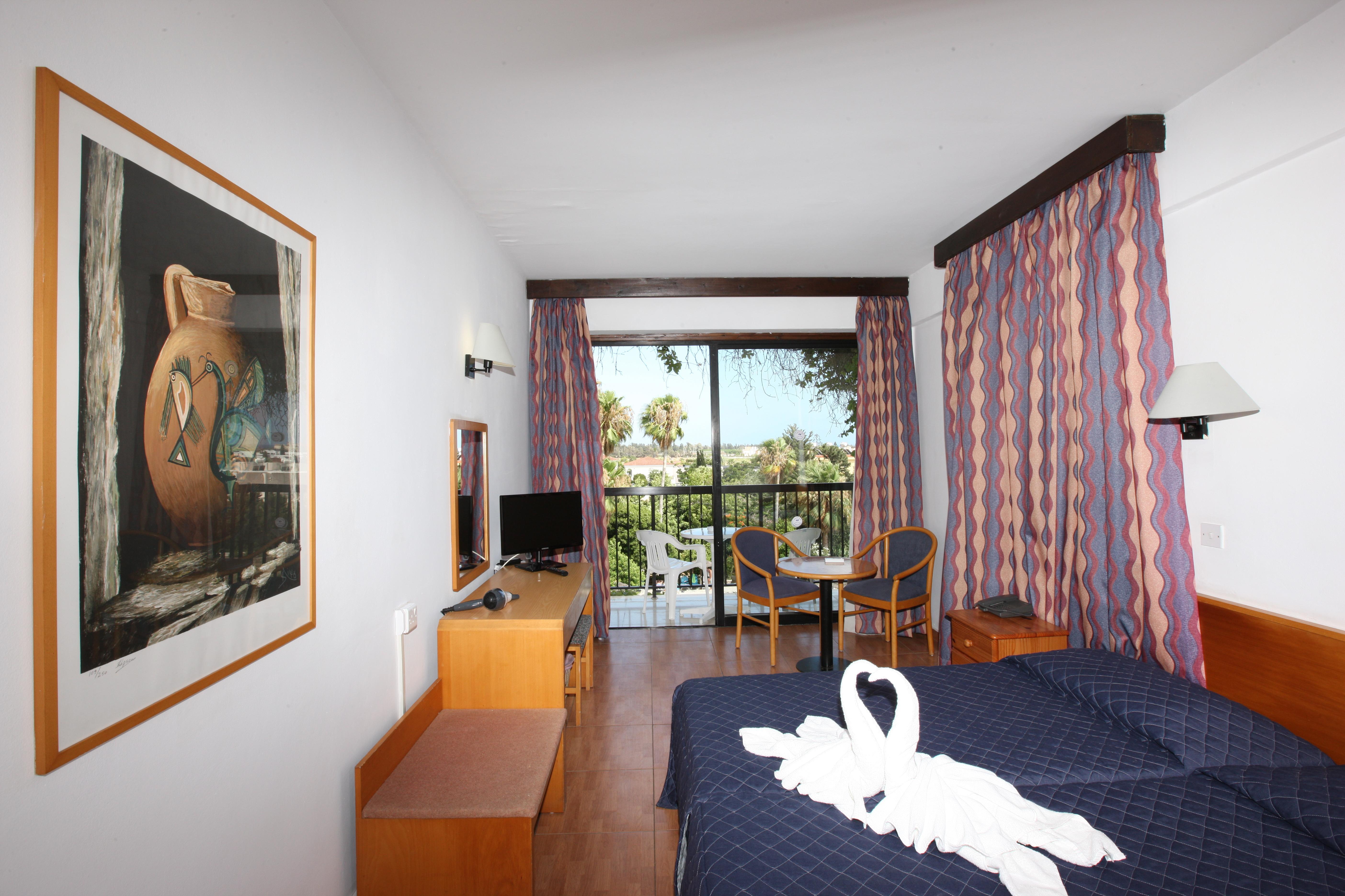 Veronica Hotel Paphos Exterior photo