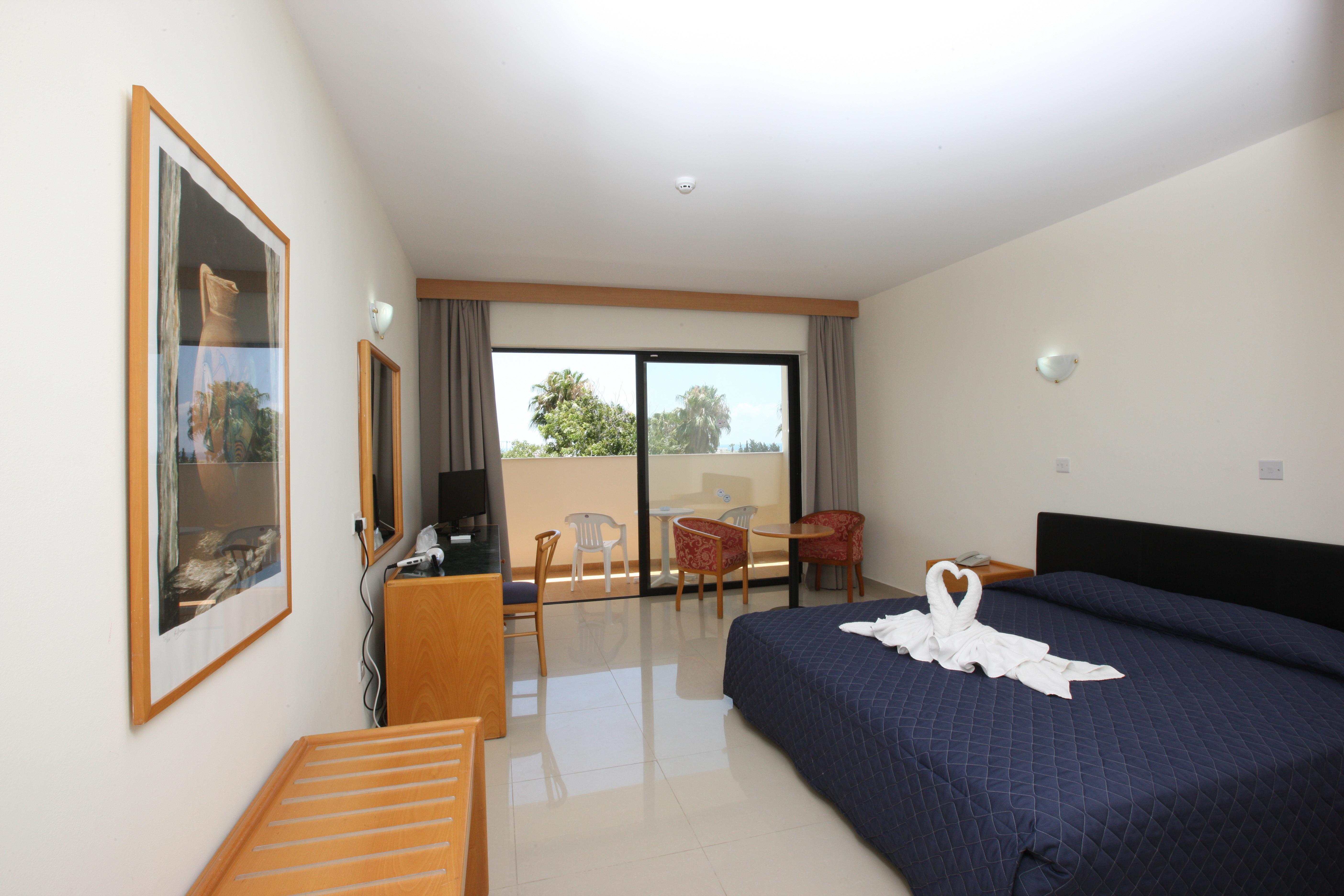 Veronica Hotel Paphos Exterior photo