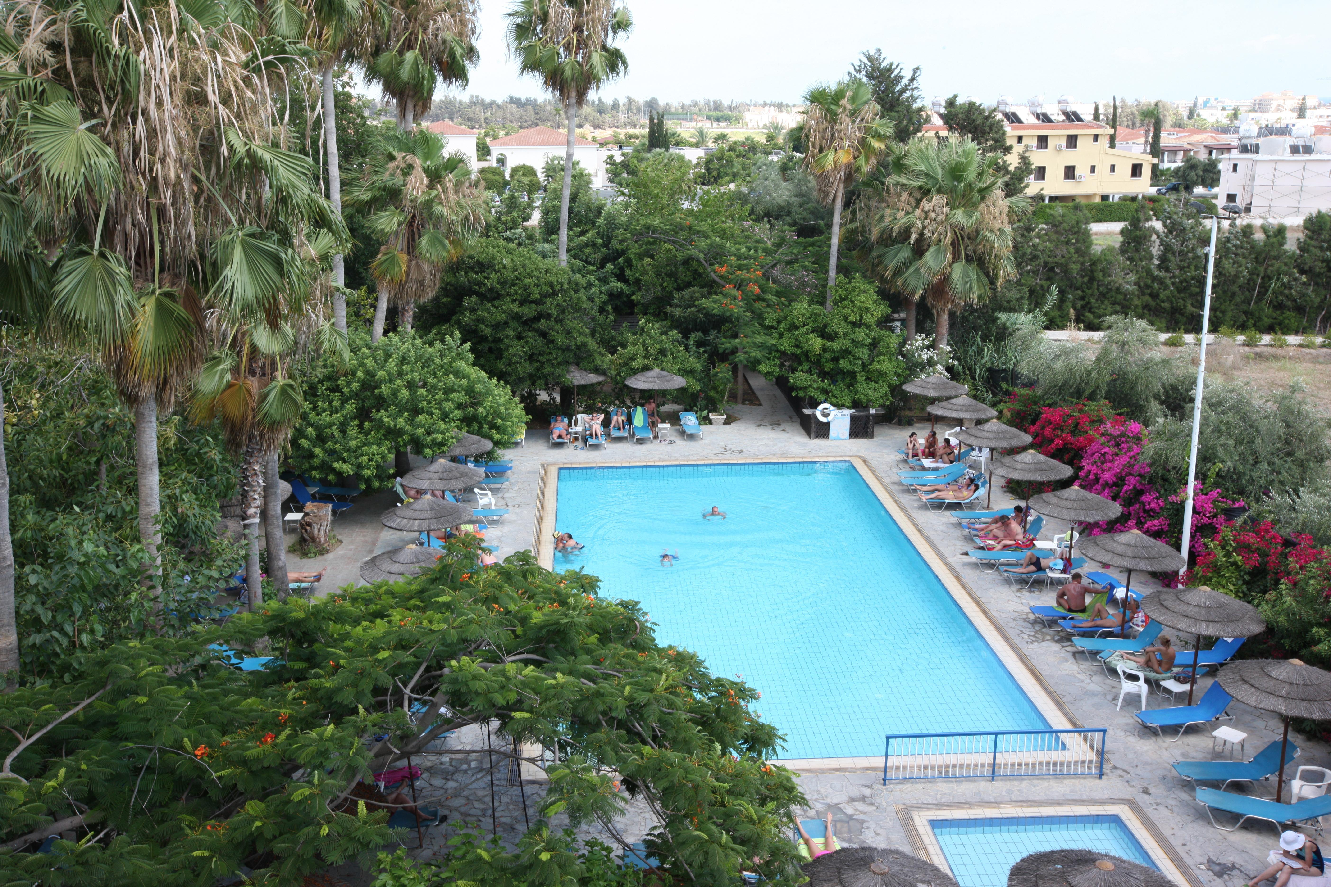 Veronica Hotel Paphos Exterior photo