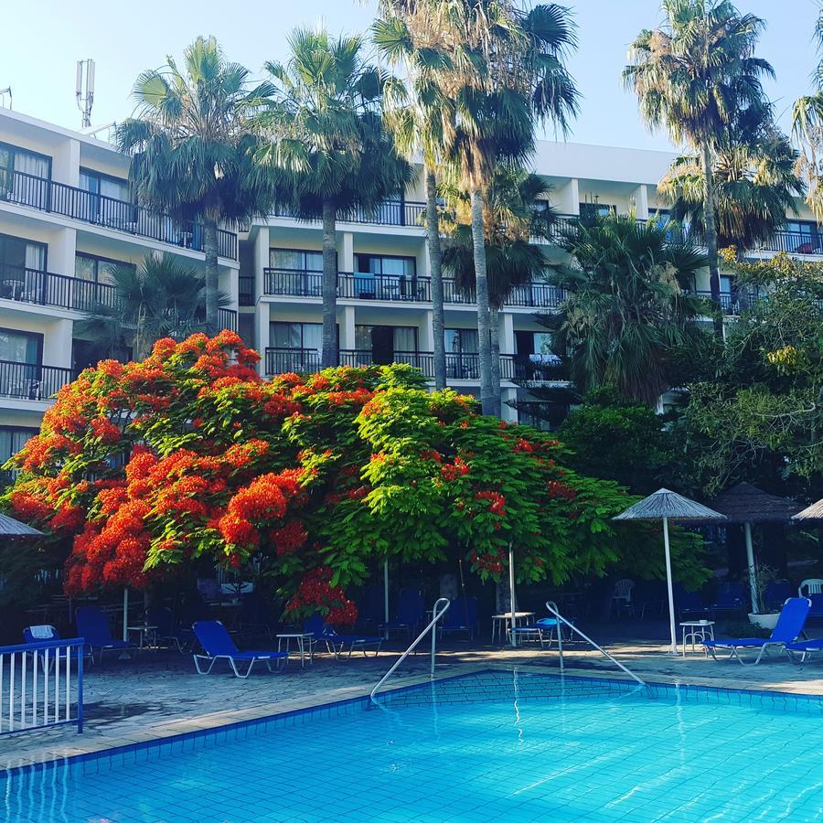 Veronica Hotel Paphos Exterior photo