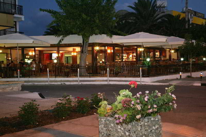 Veronica Hotel Paphos Exterior photo
